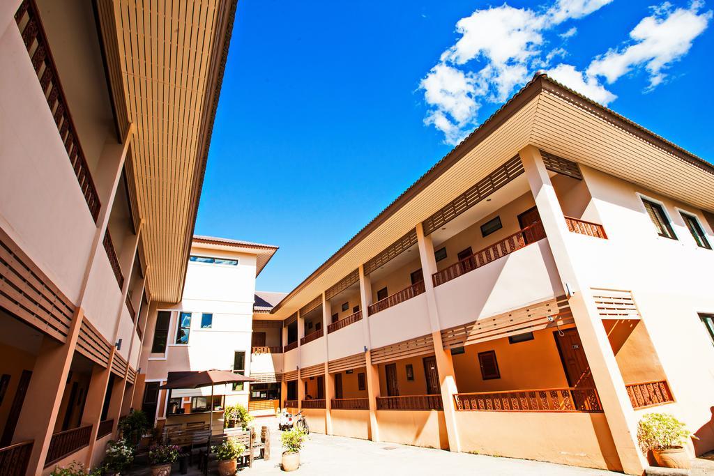 Banlanna Hotel Lampang Bagian luar foto