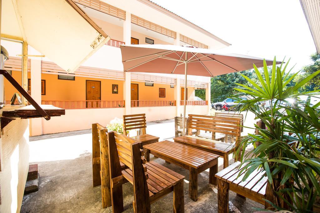 Banlanna Hotel Lampang Bagian luar foto