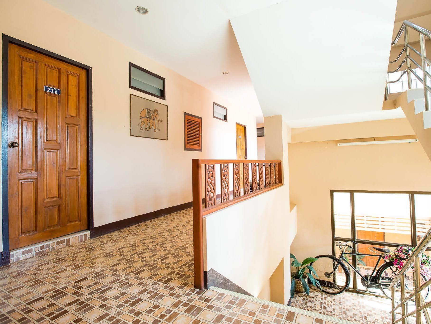Banlanna Hotel Lampang Bagian luar foto