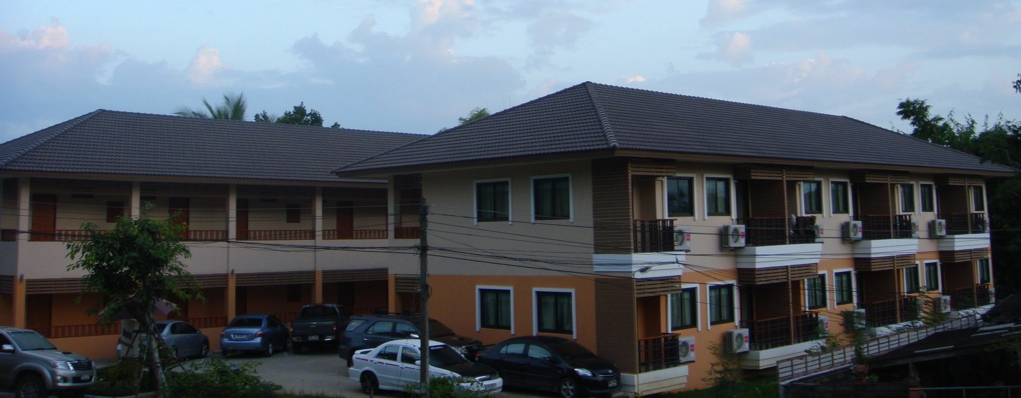Banlanna Hotel Lampang Bagian luar foto