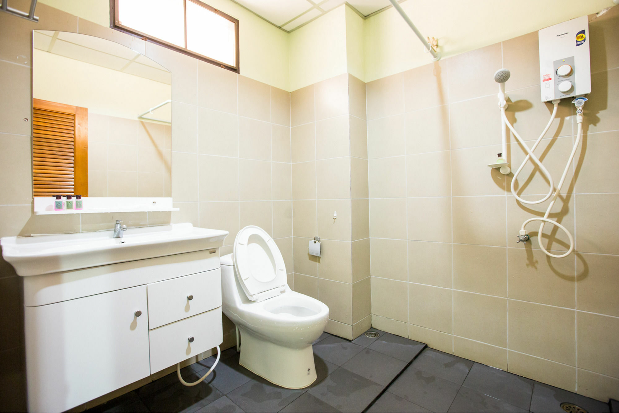 Banlanna Hotel Lampang Bagian luar foto